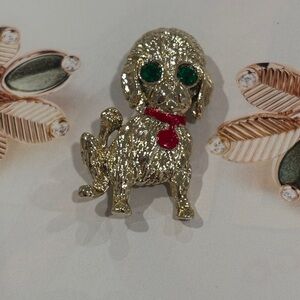 Gerry's Dog Puppy Brooch Pin Emerald Green Rhinestone Eyes Gold Tone Vintage